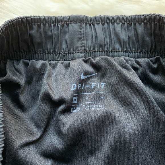 Nike Black + White Star Print Tempo Shorts - Picture 5 of 5